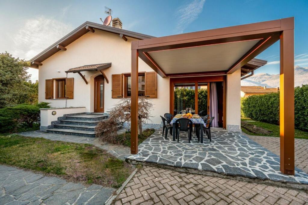 Villa Iris -Pet Friendly Stay - Garden - Private Parking- Bike Friendly Holiday House Colico Extérieur photo