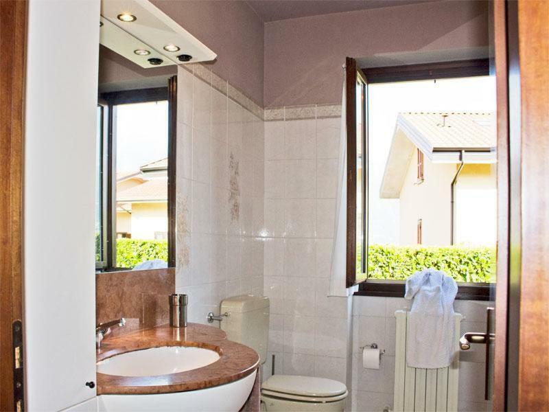 Villa Iris -Pet Friendly Stay - Garden - Private Parking- Bike Friendly Holiday House Colico Extérieur photo